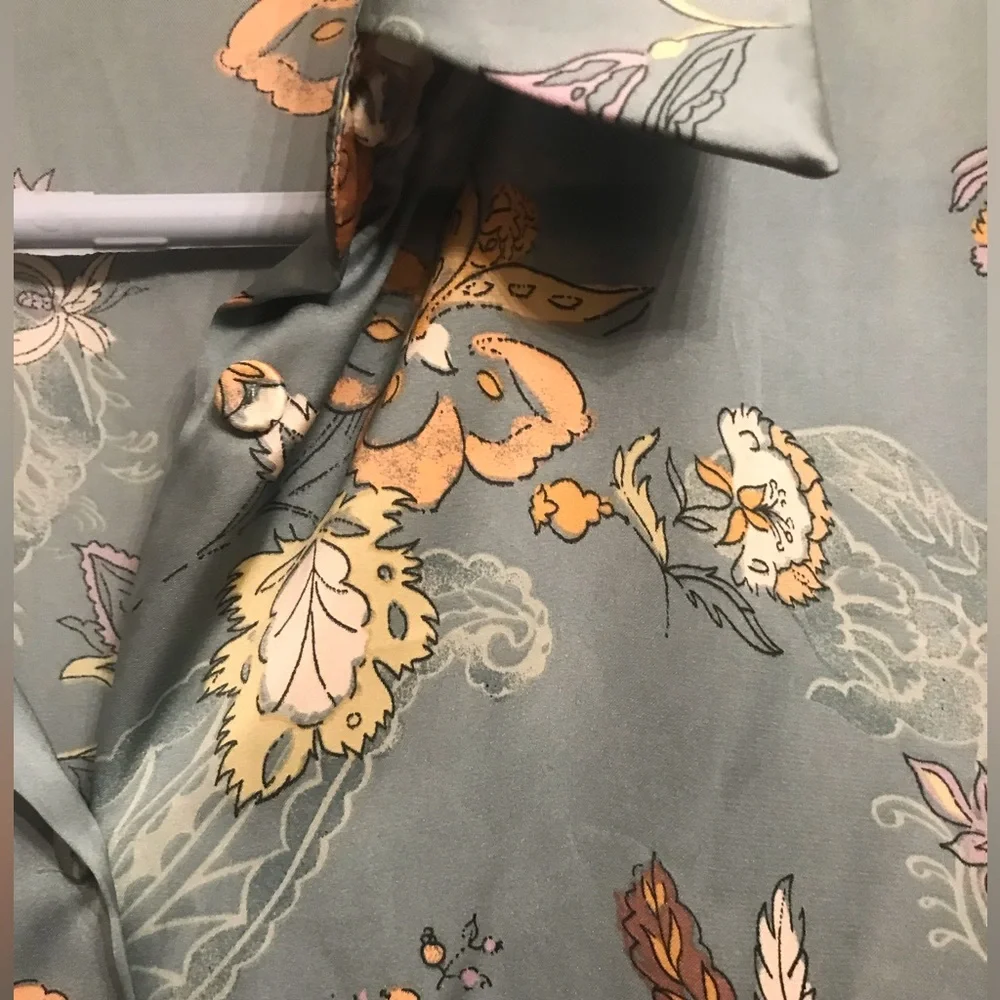 Zara satin feel floral blouse - Picture 4 of 4